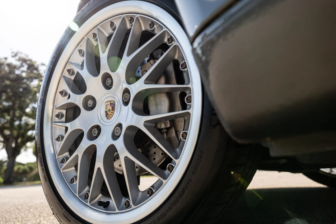 2001 Porsche 996 Carrera - Image 30 of 31