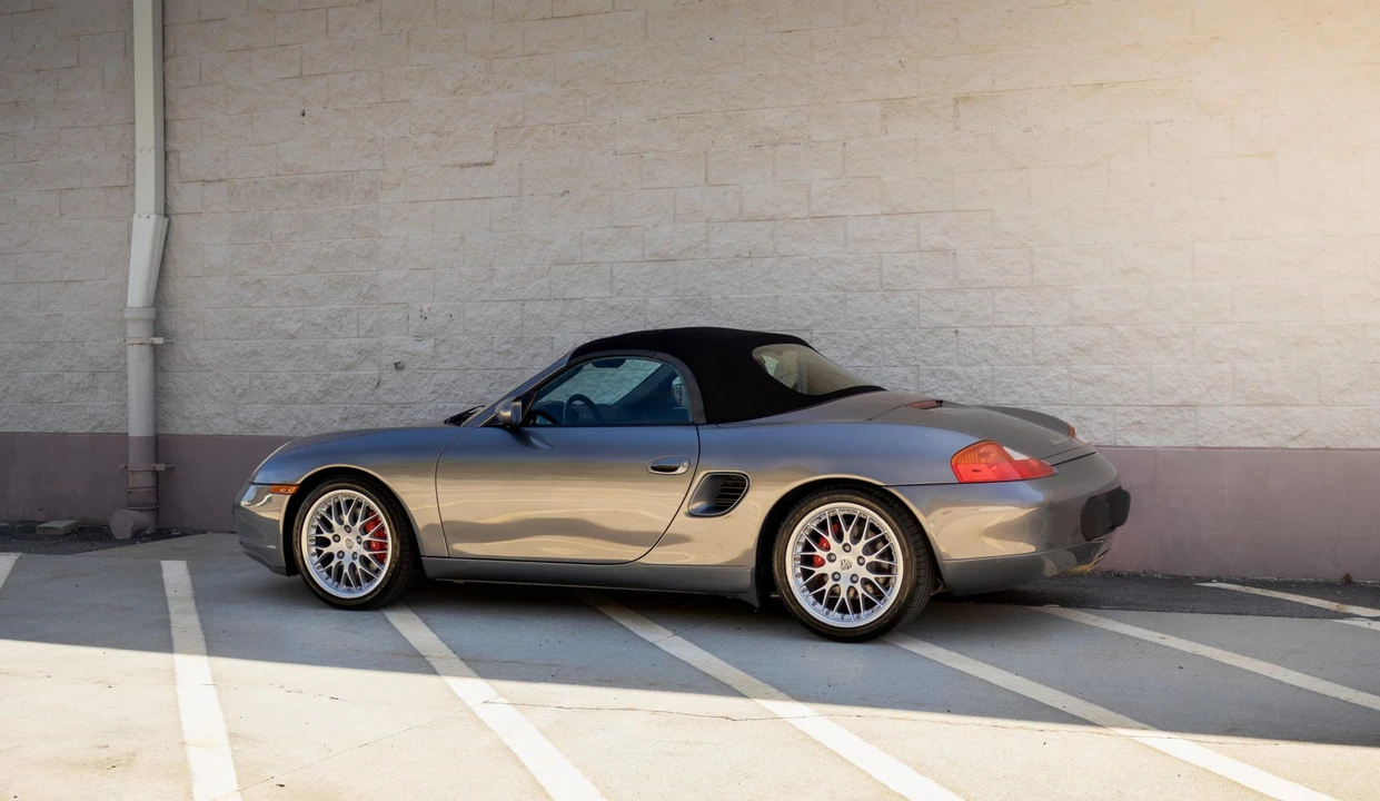 2001 Porsche 986 Boxster S - Image 13 of 31