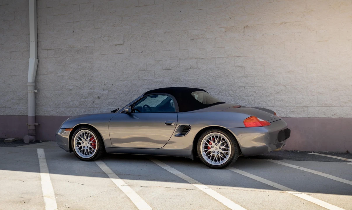 2001 Porsche 986 Boxster S - Image 15 of 31
