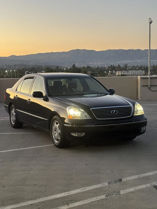2002 Lexus LS 3rd Gen - Image 14 of 31