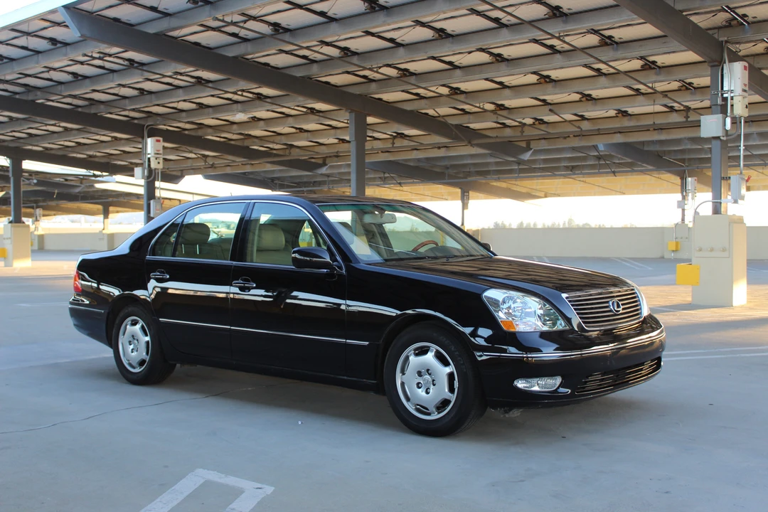 2002 Lexus LS 3rd Gen - Image 4 of 31