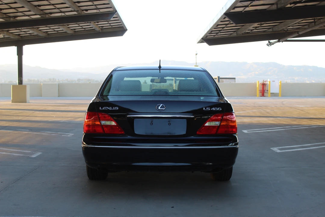 2002 Lexus LS 3rd Gen - Image 7 of 31