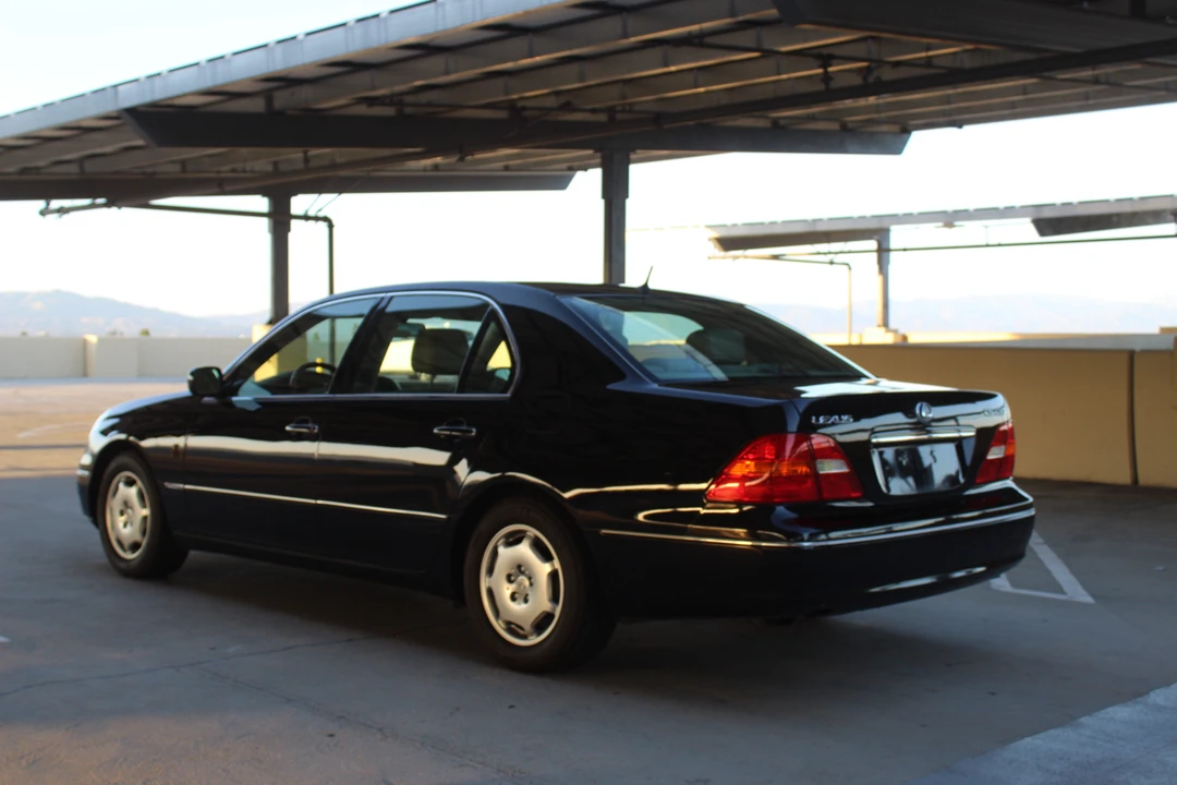 2002 Lexus LS 3rd Gen - Image 9 of 31