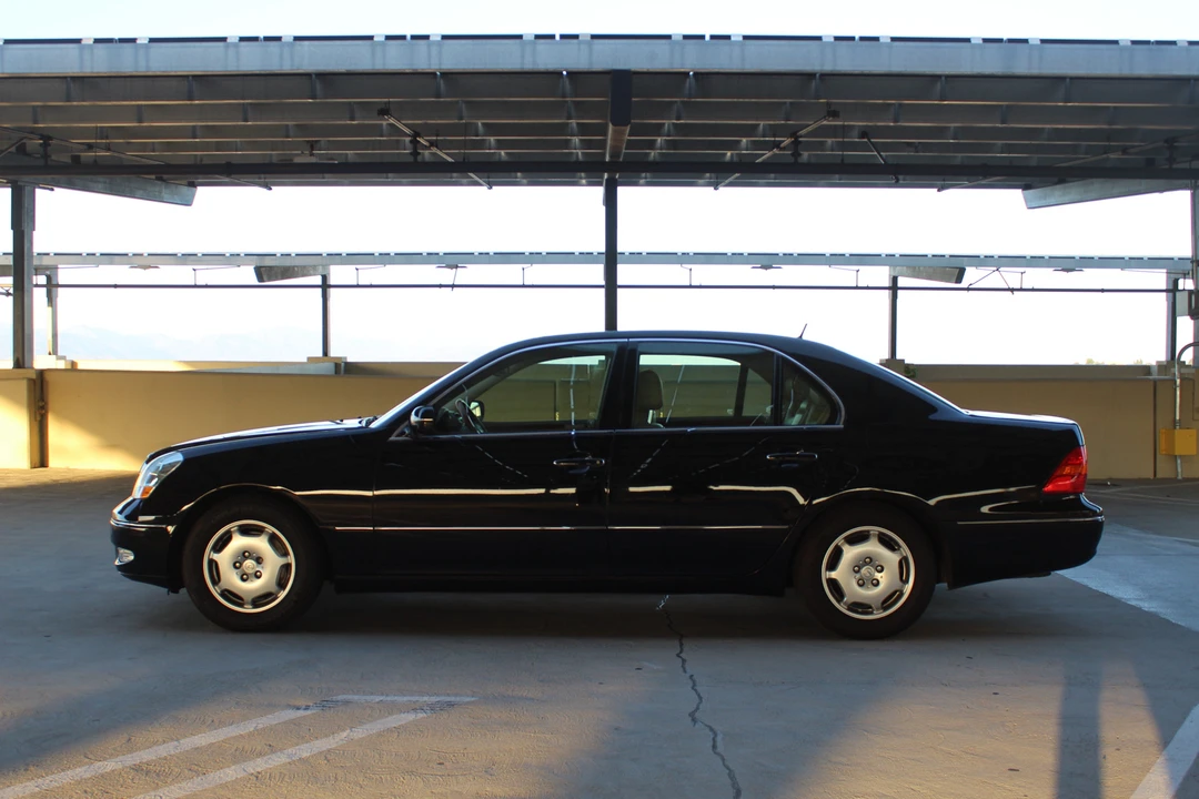 2002 Lexus LS 3rd Gen - Image 10 of 31