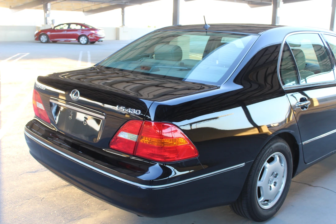 2002 Lexus LS 3rd Gen - Image 17 of 31