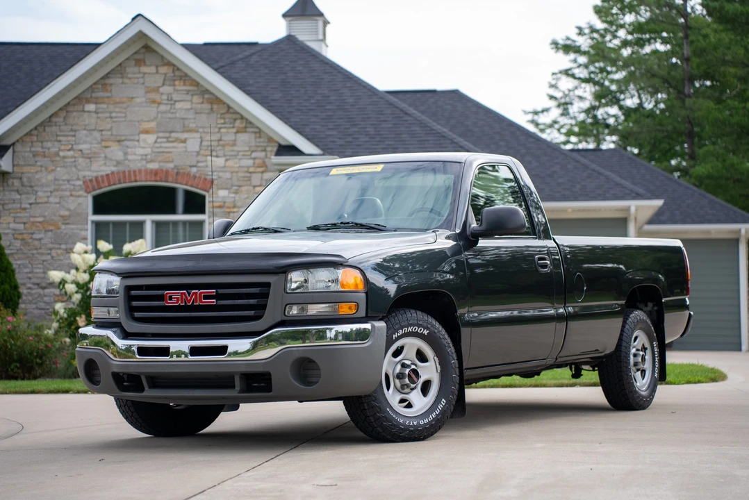 2003 GMC Sierra 2nd Gen - Image 6 of 31