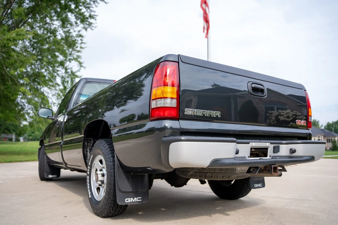 2003 GMC Sierra 2nd Gen - Image 14 of 31