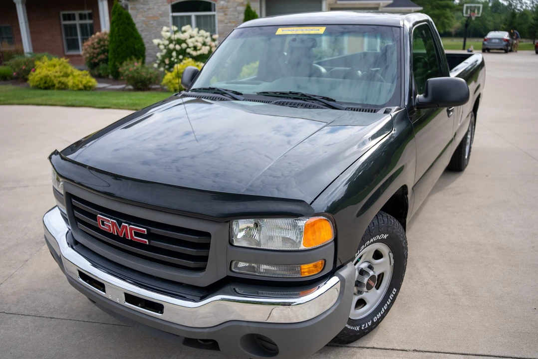 2003 GMC Sierra 2nd Gen - Image 4 of 31