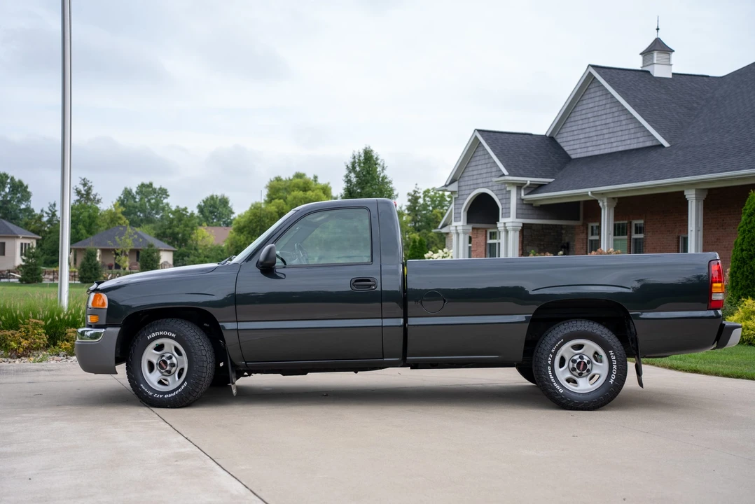 2003 GMC Sierra 2nd Gen - Image 8 of 31
