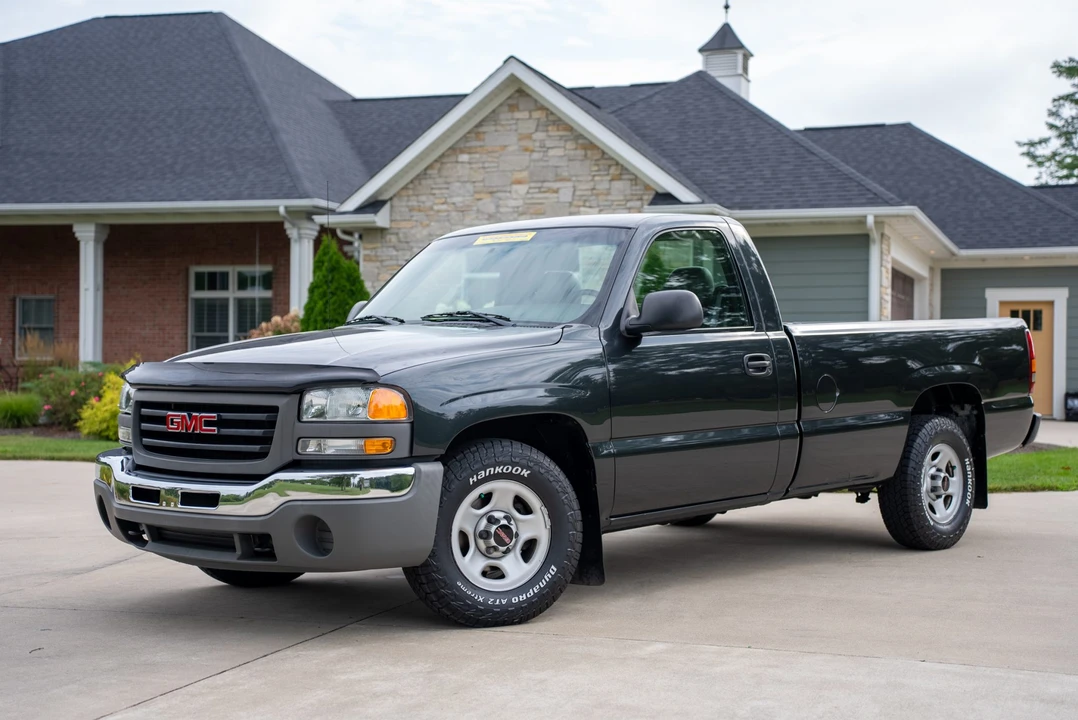 2003 GMC Sierra 2nd Gen - Image 7 of 31