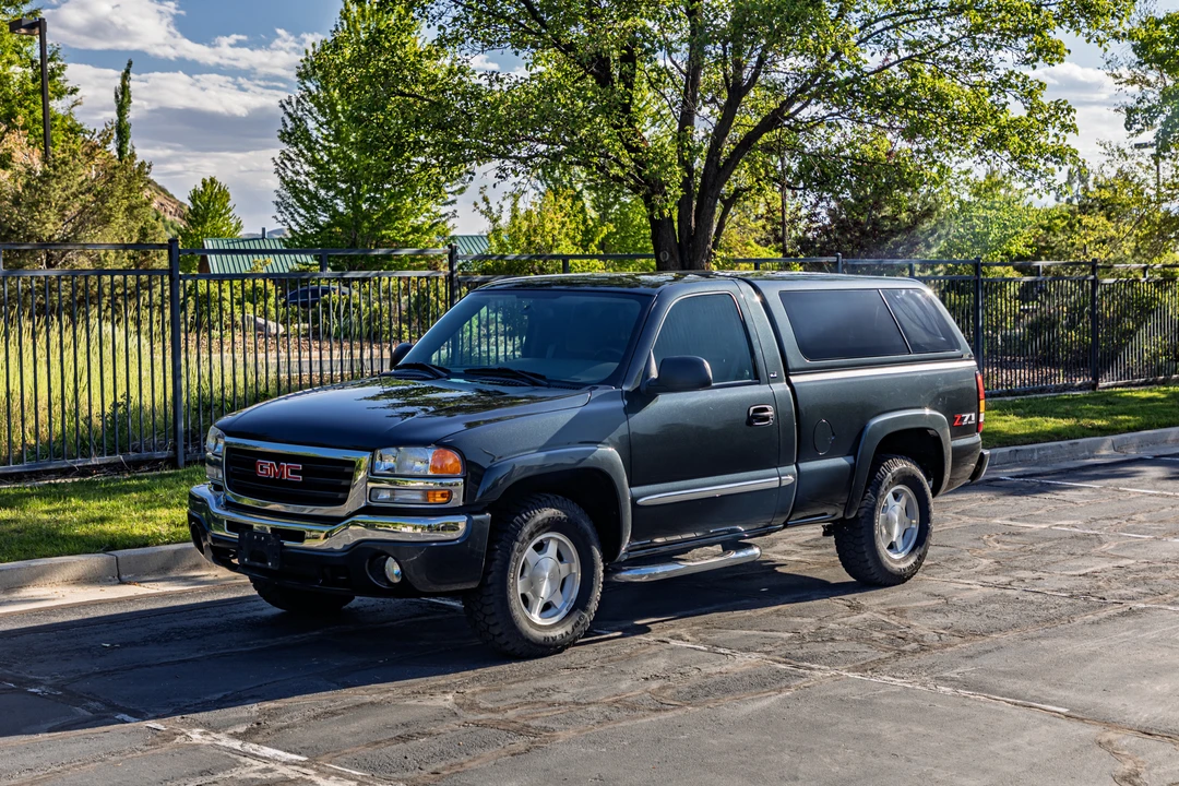2004 GMC Sierra 2nd Gen - Image 3 of 31