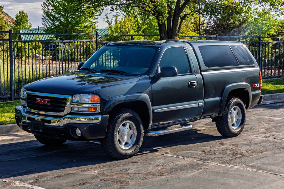 2004 GMC Sierra 2nd Gen - Image 4 of 31