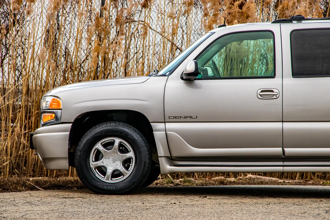2004 GMC Yukon 2nd Gen - Image 21 of 31