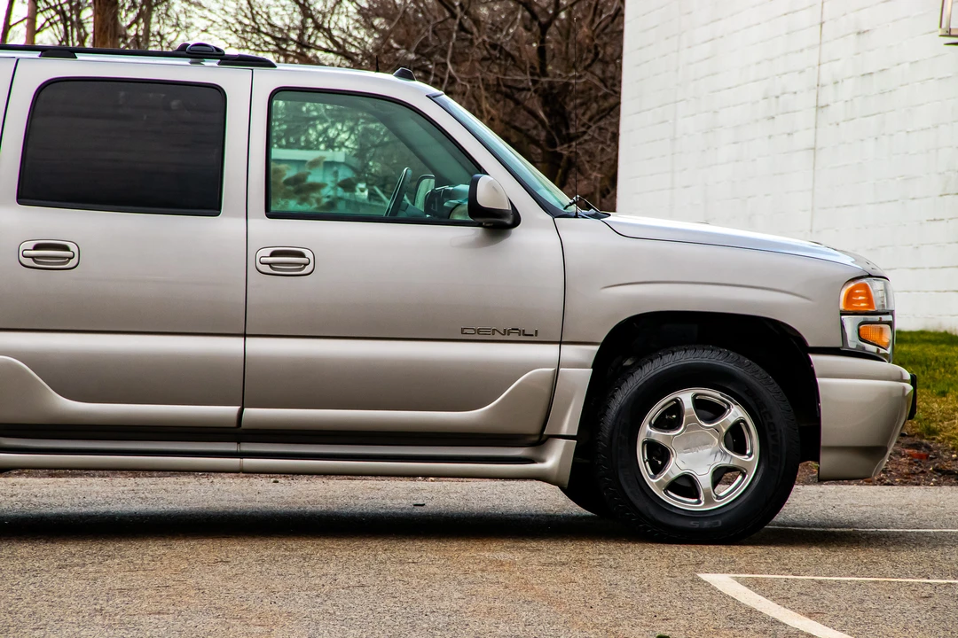 2004 GMC Yukon 2nd Gen - Image 24 of 31