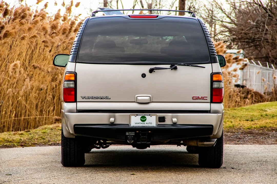 2004 GMC Yukon 2nd Gen - Image 15 of 31