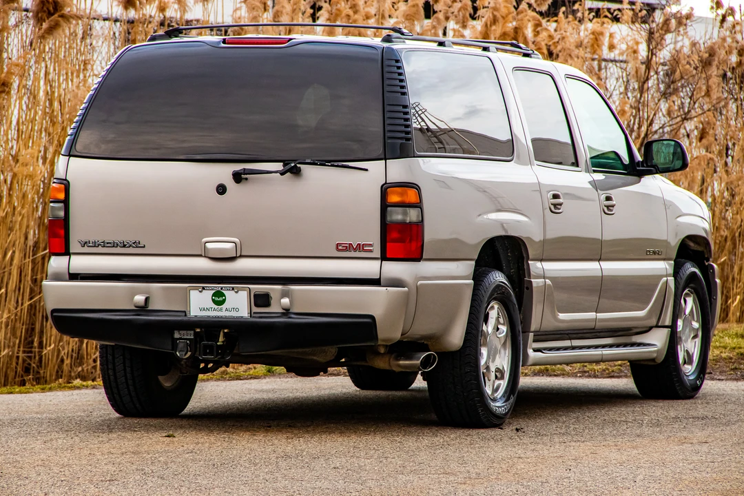 2004 GMC Yukon 2nd Gen - Image 13 of 31