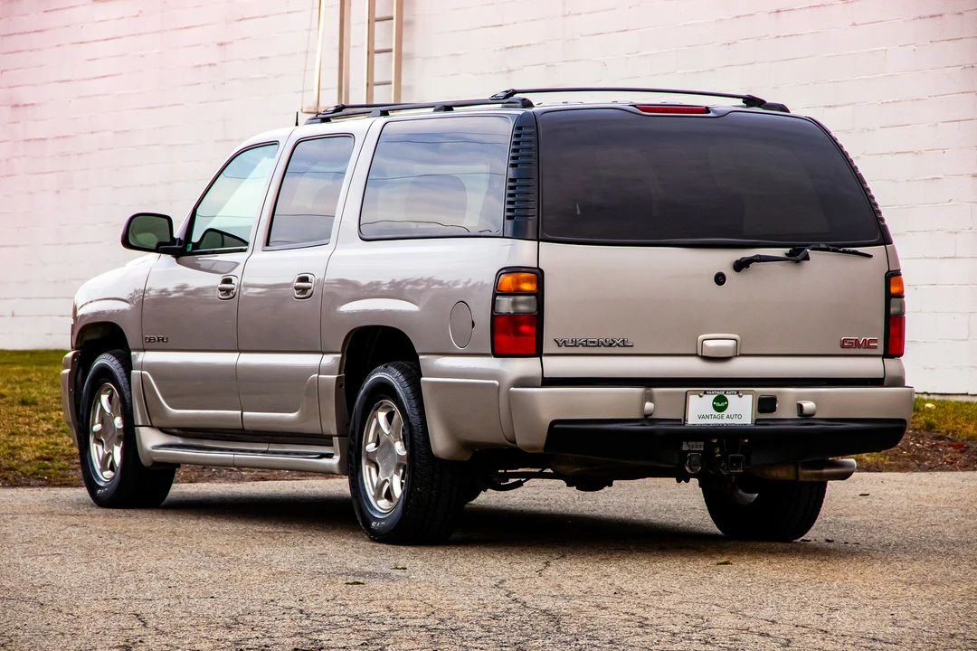 2004 GMC Yukon 2nd Gen - Image 17 of 31