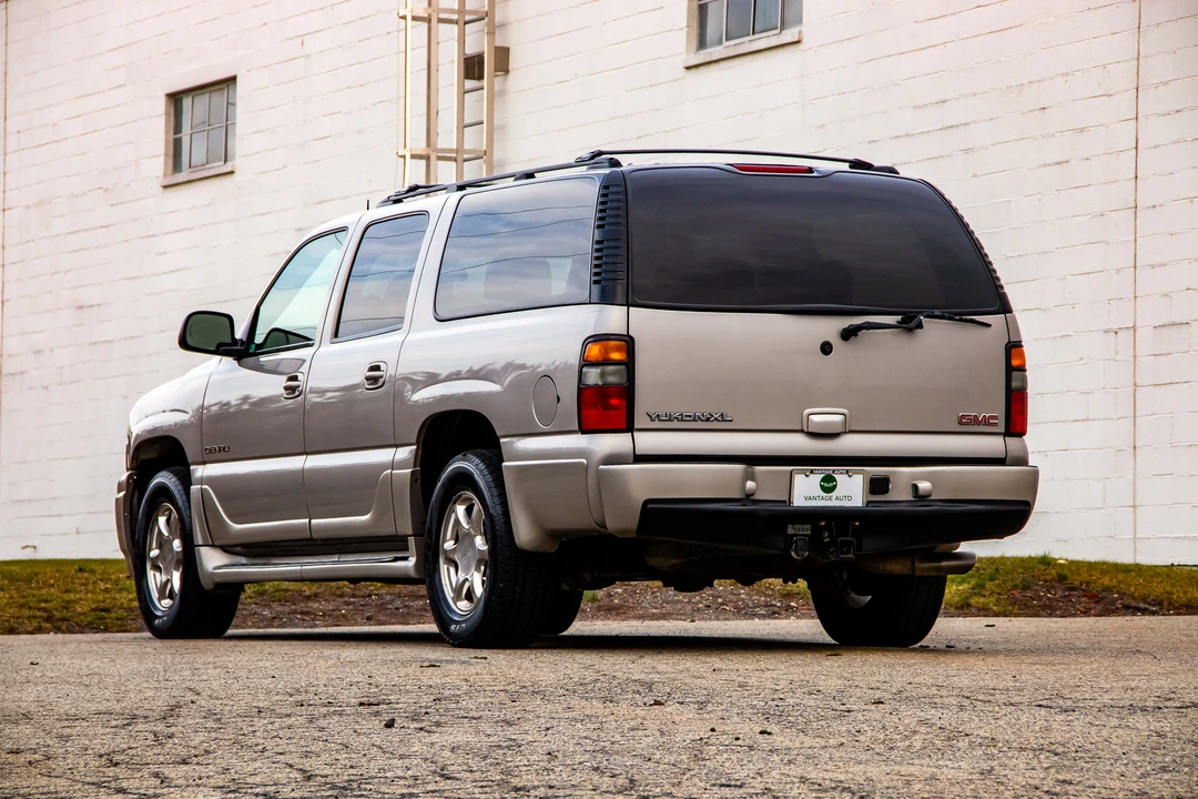 2004 GMC Yukon 2nd Gen - Image 18 of 31