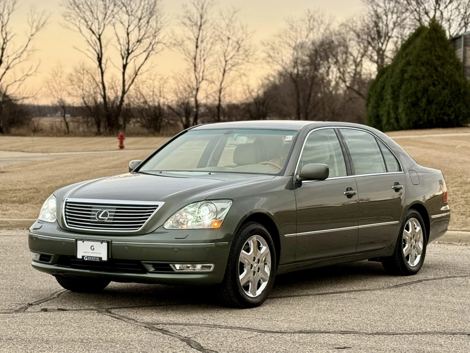 2004 Lexus LS 3rd Gen - Image 23 of 31