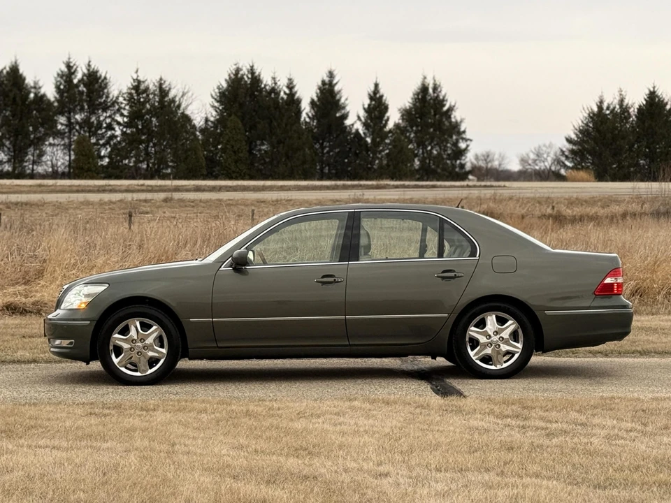 2004 Lexus LS 3rd Gen - Image 29 of 31