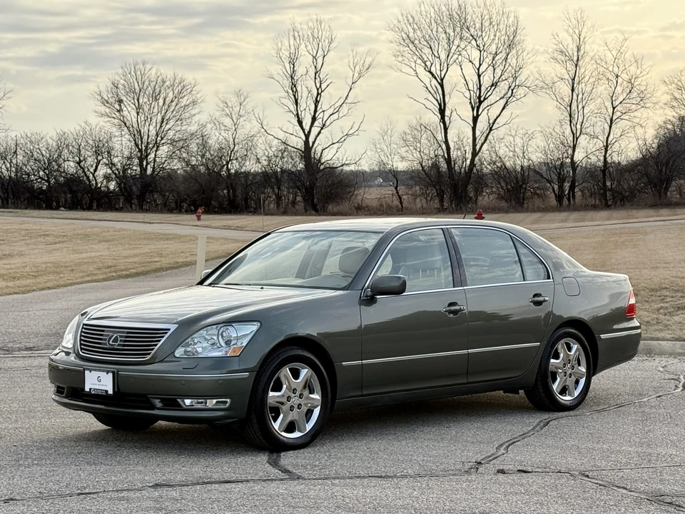 2004 Lexus LS 3rd Gen - Image 9 of 31