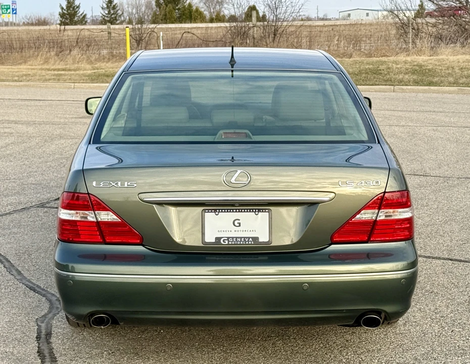 2004 Lexus LS 3rd Gen - Image 17 of 31