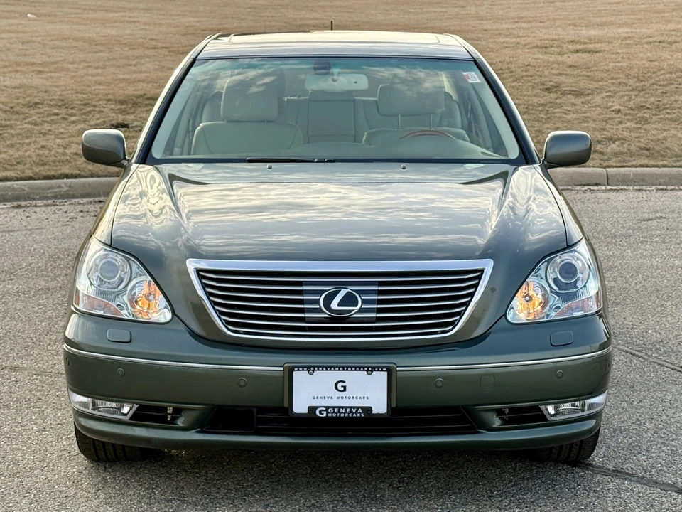 2004 Lexus LS 3rd Gen - Image 21 of 31
