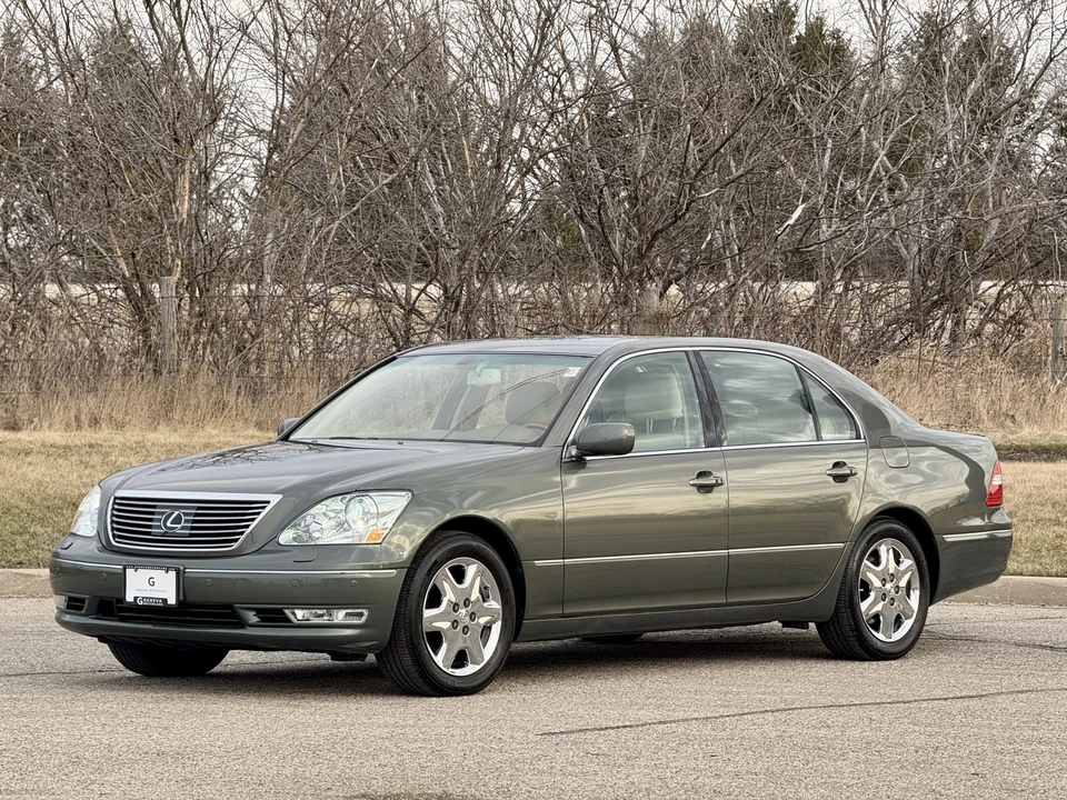 2004 Lexus LS 3rd Gen - Image 11 of 31