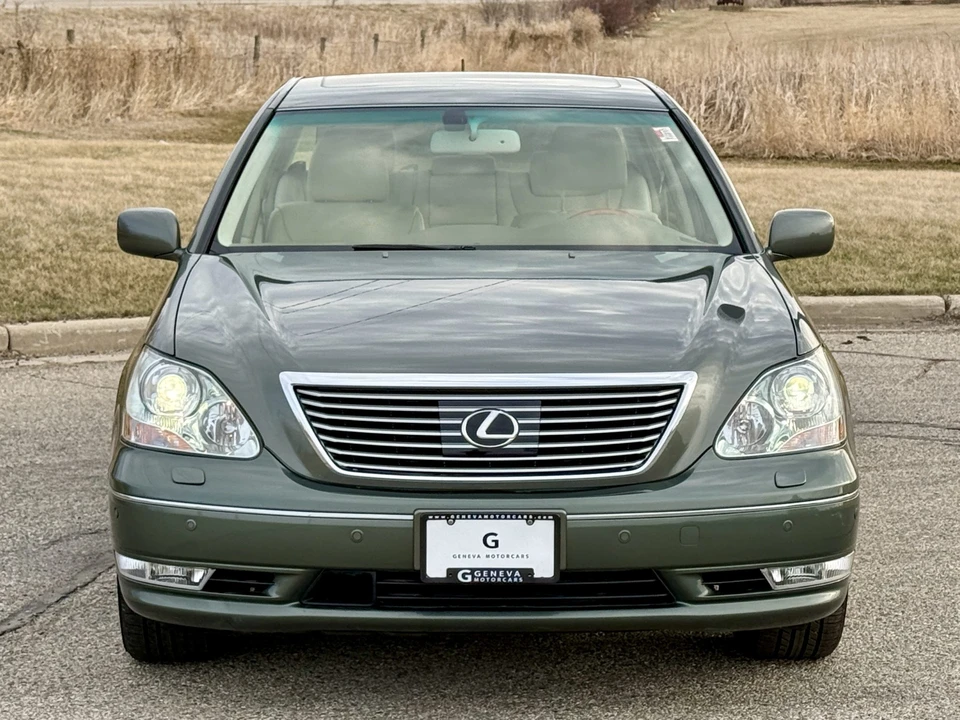 2004 Lexus LS 3rd Gen - Image 22 of 31