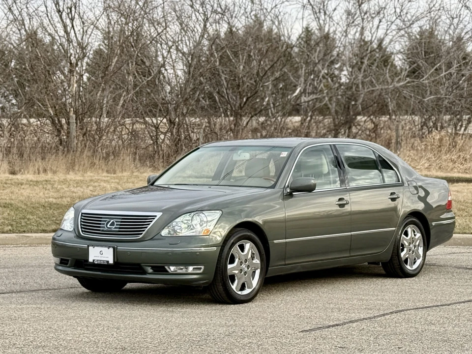 2004 Lexus LS 3rd Gen - Image 12 of 31