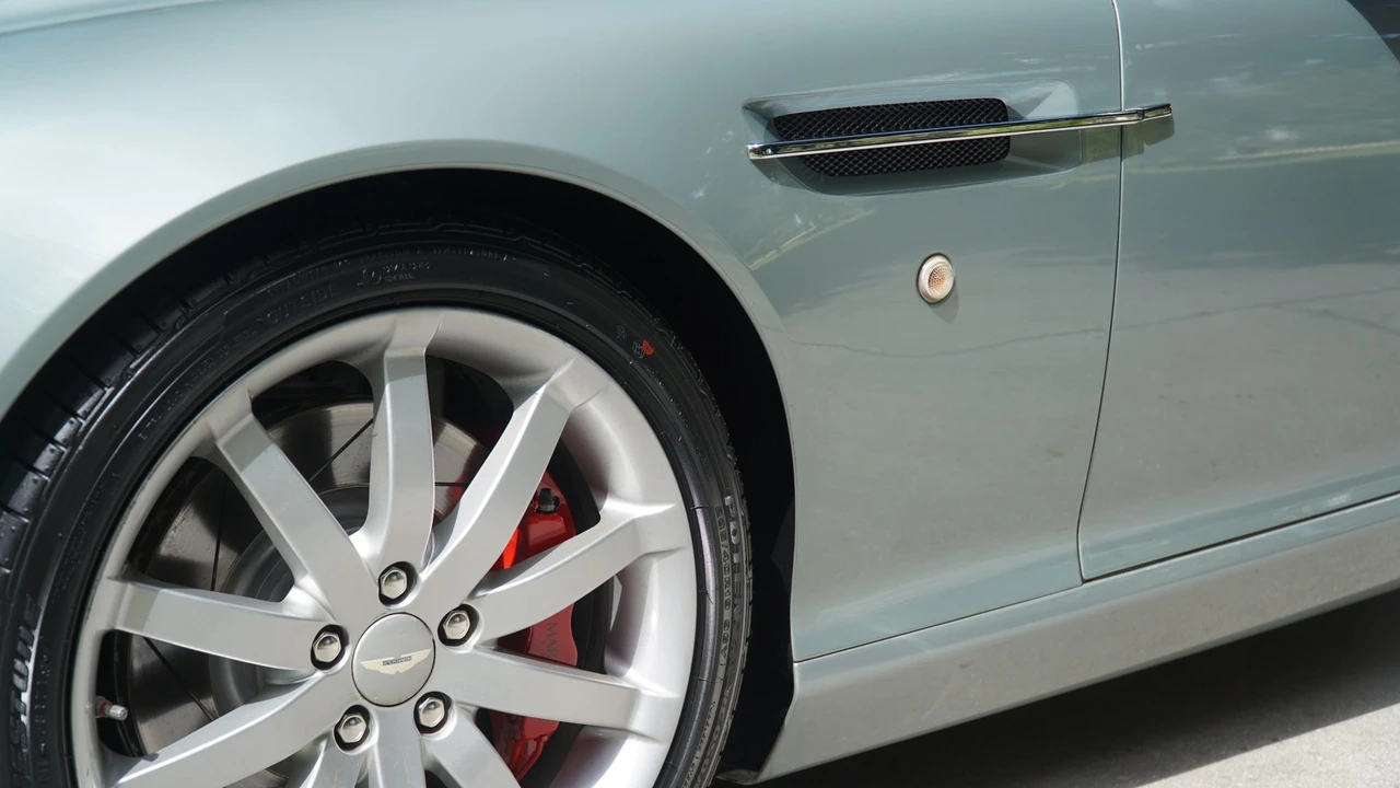 2005 Aston Martin DB9 - Image 31 of 31