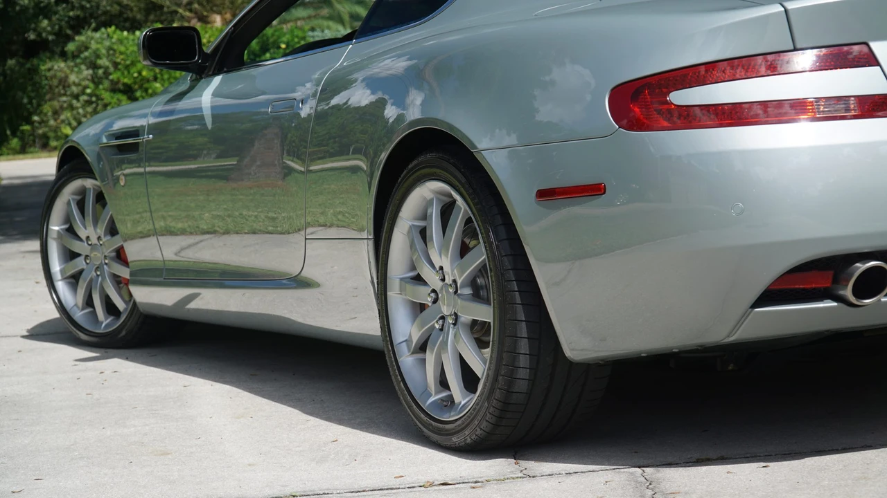 2005 Aston Martin DB9 - Image 27 of 31