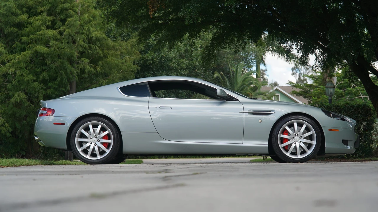 2005 Aston Martin DB9 - Image 9 of 31