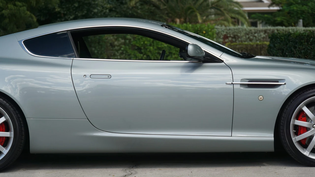 2005 Aston Martin DB9 - Image 24 of 31