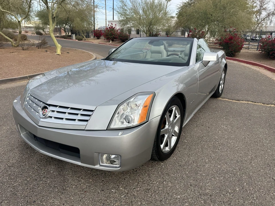 2005 Cadillac XLR - Image 6 of 31