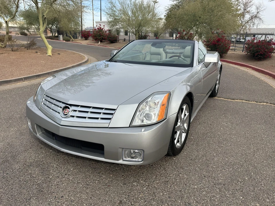 2005 Cadillac XLR - Image 5 of 31