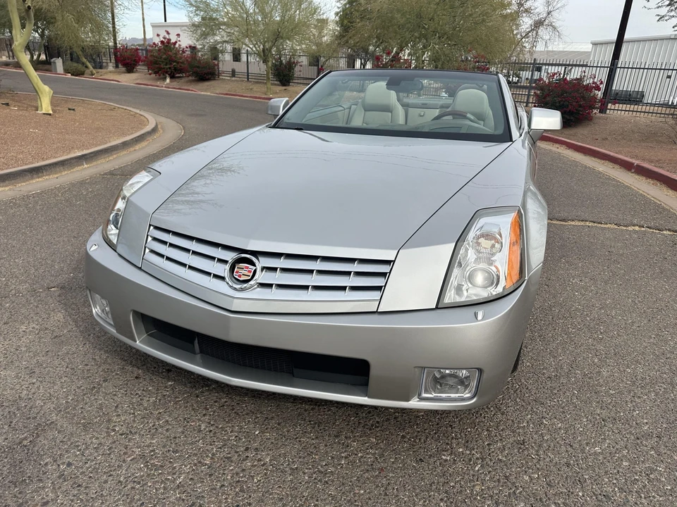 2005 Cadillac XLR - Image 3 of 31