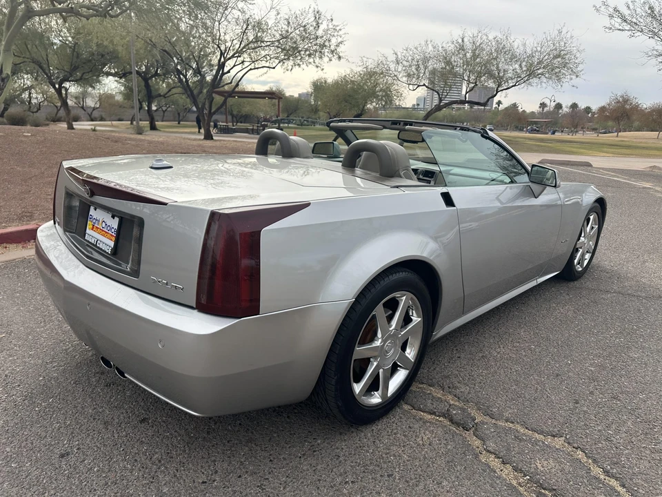 2005 Cadillac XLR - Image 26 of 31