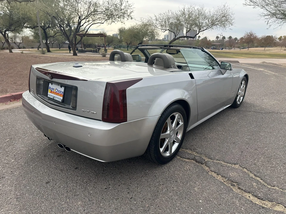 2005 Cadillac XLR - Image 25 of 31