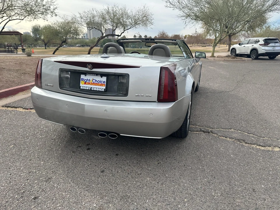 2005 Cadillac XLR - Image 23 of 31