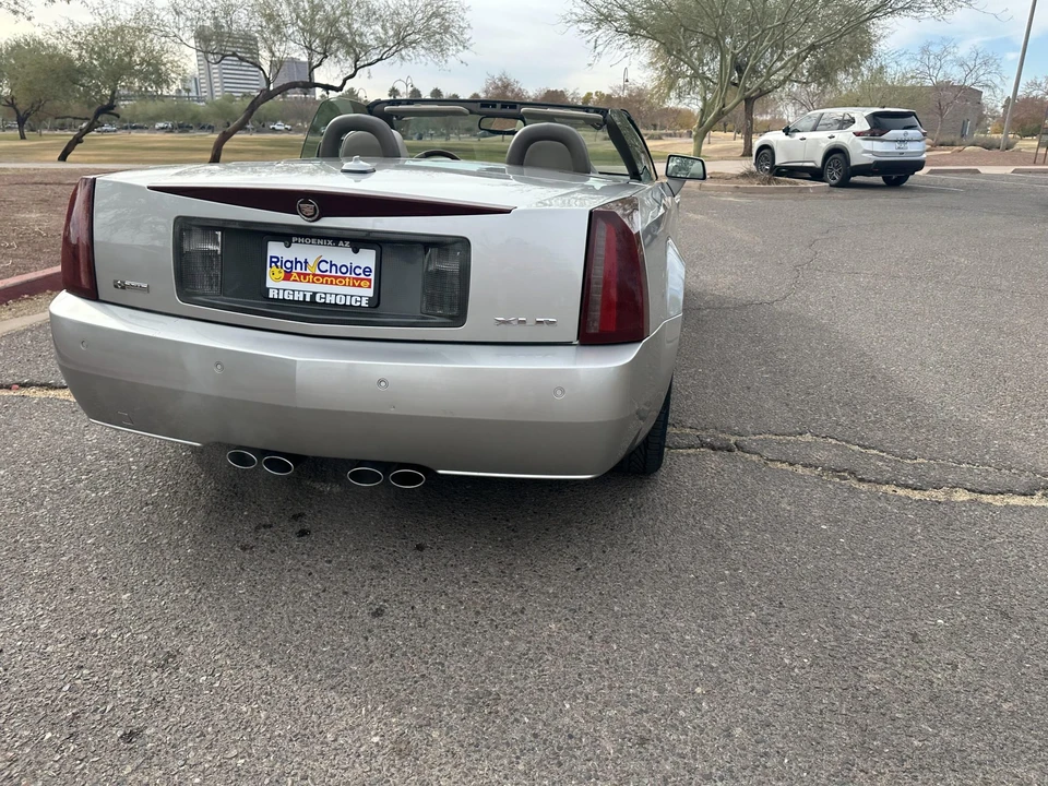 2005 Cadillac XLR - Image 20 of 31