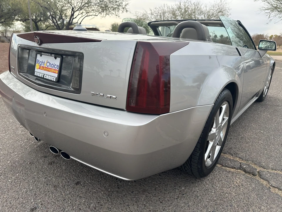 2005 Cadillac XLR - Image 19 of 31