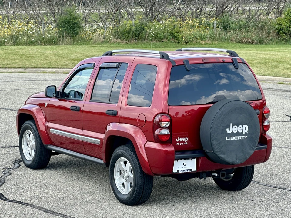 2005 Jeep KJ Liberty - Image 9 of 31