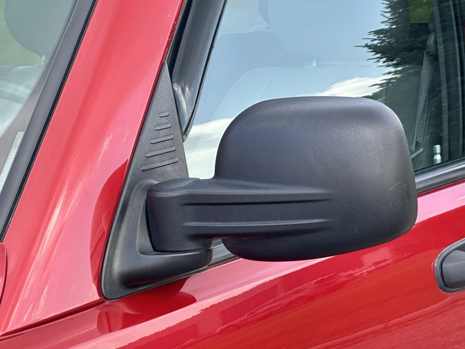 2005 Jeep KJ Liberty - Image 21 of 31