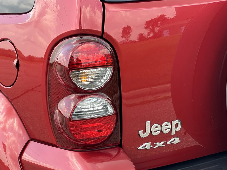 2005 Jeep KJ Liberty - Image 27 of 31