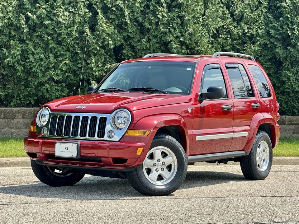2005 Jeep KJ Liberty - Image 2 of 31
