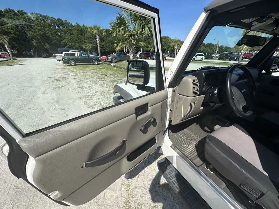 2005 Jeep TJ Wrangler - Image 15 of 31