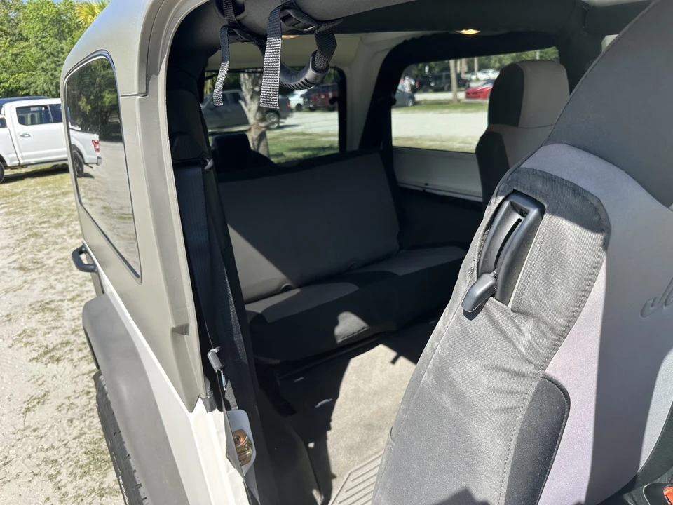 2005 Jeep TJ Wrangler - Image 24 of 31