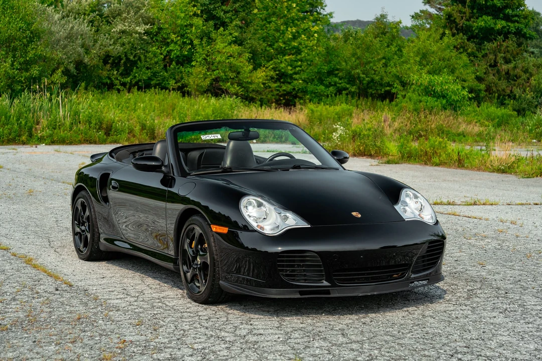 2005 Porsche 996 Turbo - Image 14 of 31