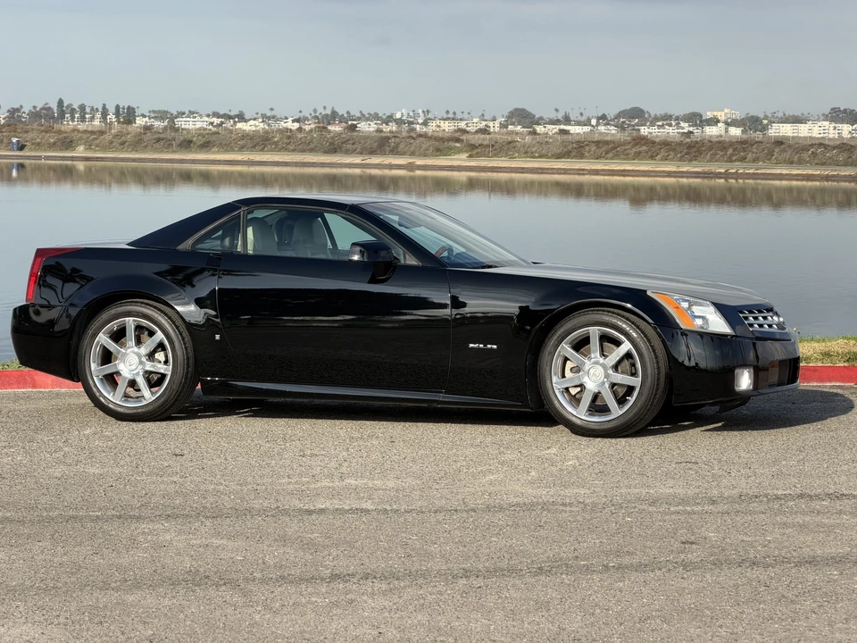 2006 Cadillac XLR - Image 24 of 31
